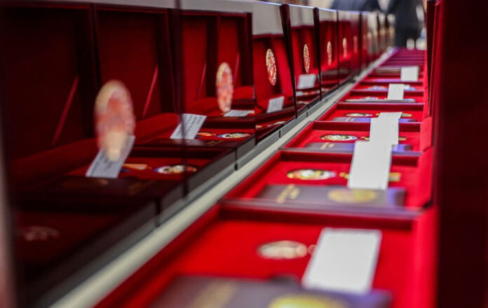 EdaRduF4a4DeyHgvGBcSdsI8sFNELr8P