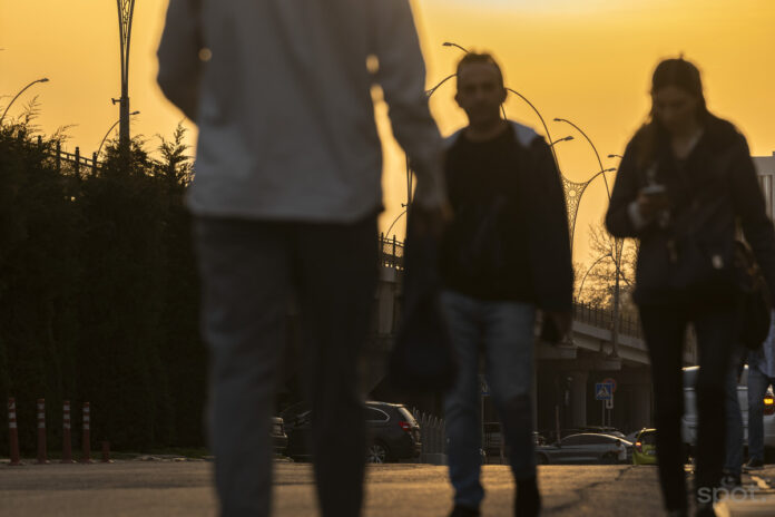 I5XlhR17436622218119_l