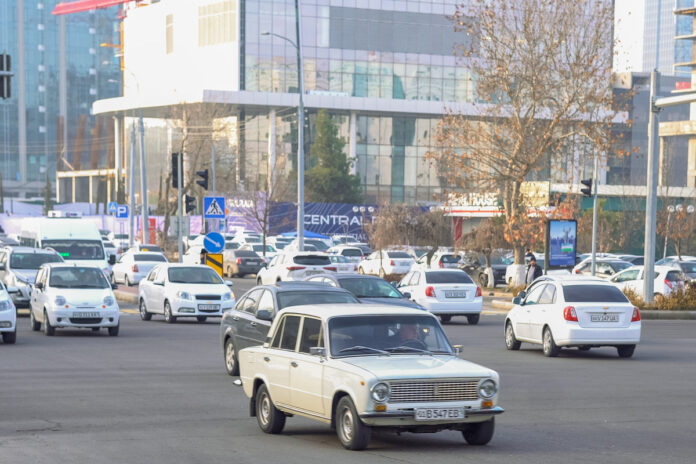 UTSD8M16757564650430_l