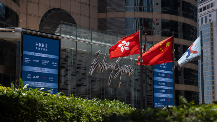 Hong Kong stock market falls in value
